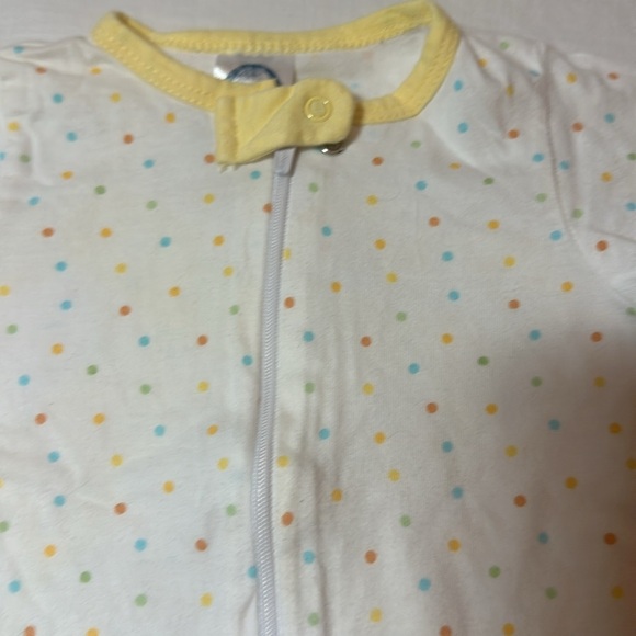 Gerber - White One Piece Newborn baby Sleeper with Yellow and Orange Dots - Picture 3 of 4